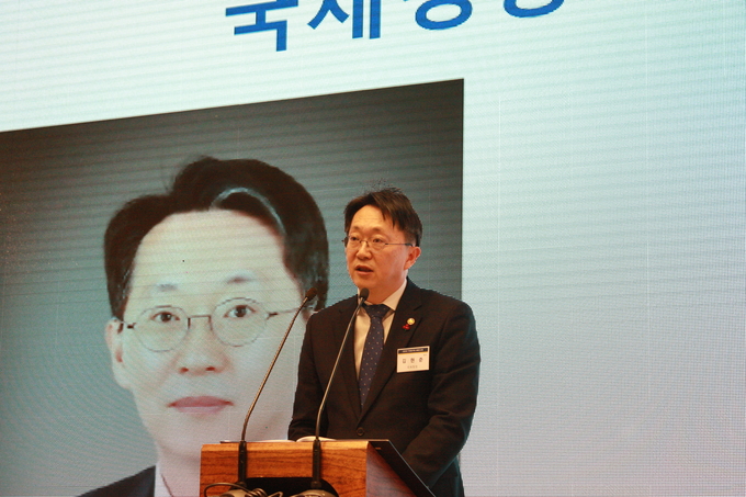 치사하고 있는 김현준 국세청장.