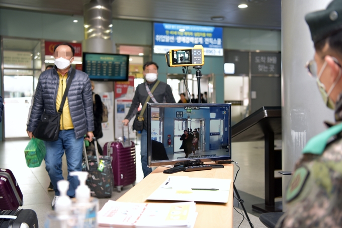 유.스퀘어는 5일부터 열화상 카메라를 도입하는 등 신종 코로나 바이러스의 확산을 막기 위해 총력을 기울이고 있다.