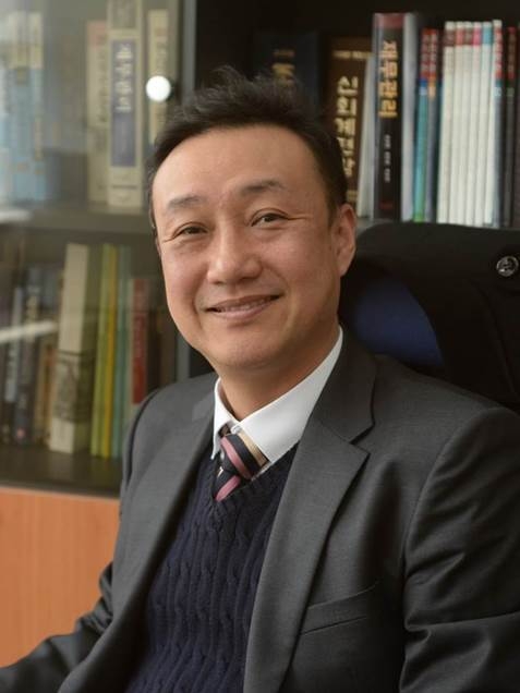 회계세무정보학부장 박진우 교수