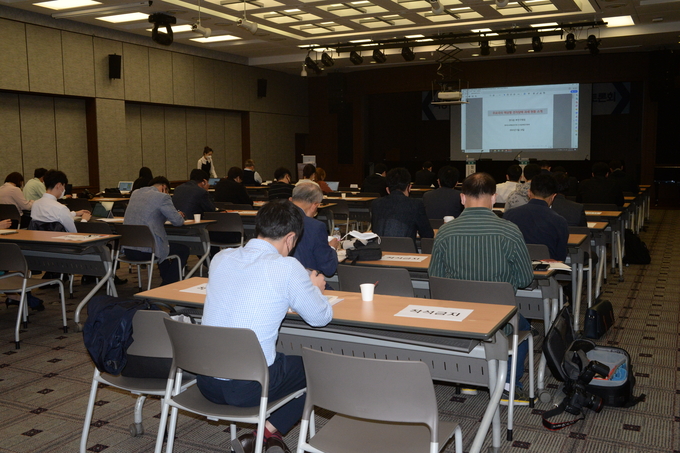 19일 서울 중구 은행회관에서 ‘액상형 전자담배 관련 제세부담금 개편방안 토론회’가 열렸다.