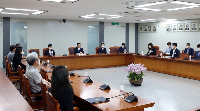 김명준 청장은 시상식 직후 수상자들과의 대화의 시간 및 오찬을 가졌다.