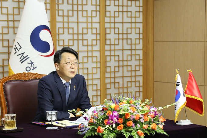 김현준 국세청장은 베트남에 진출한 우리 기업들이 코로나19로 겪고 있는 애로사항들을 전달하면서, 더욱 신중한 세무조사를 운영해 달라고 요청했다.