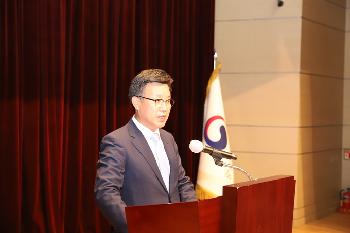 송기봉 신임 광주국세청장은 취임사를 통해 솔선수범을 강조헀다.