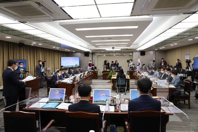20일 국회 기획재정위원회는 정부광주지방합동청사 3층에서 광주지방국세청에 대한 국정감사를 실시했다.