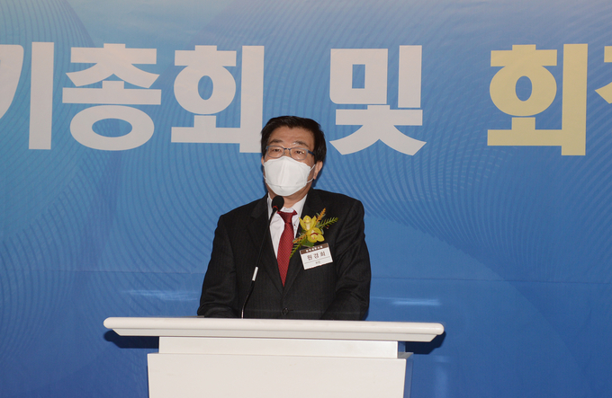 원경희 한국세무사회장이 축사를 하고 있다.