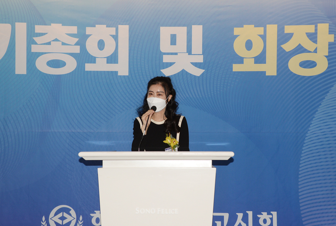 곽장미 제24대 한국세무사고시회장이 퇴임사를 겸한 인사말을 하고 있다.
