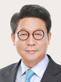 김정훈 <br>
전 서울경찰청장