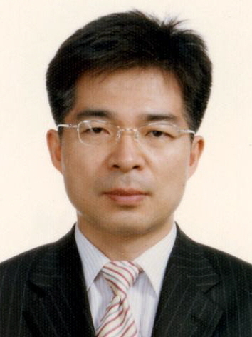 김충호<br>
상임심판관