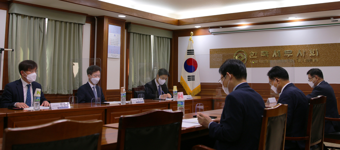 서울지방세무사회는 5월 종합소득세 확정신고를 앞두고 지난달 29일 서울지방국세청과 간담회를 가졌다.