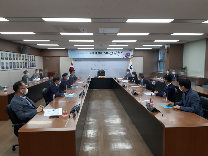 대구지방세무사회는 4일 대구지방국세청을 방문, 2020년 귀속 종합소득세 신고 간담회를 개최했다.