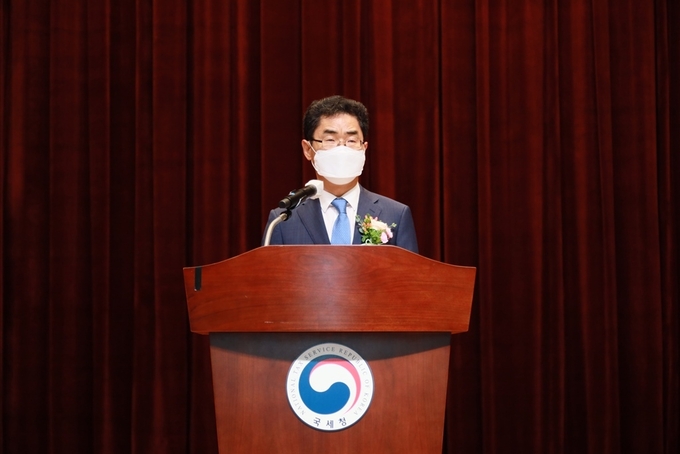 김창기 중부지방국세청장 2일 이임사를 하고 있다.