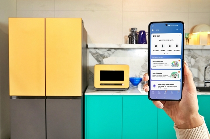  스마트싱스(SmartThings) 앱을 기반으로 가전 제품의 이상을 진단해 조치 방법을 알려주고 소비자 사용 패턴 분석, 소모품 교체 알림, 구매 링크 안내 등의 서비스까지 한 곳에서 제공하는 ‘홈케어 매니저’ 서비스 화면(사진=삼성전자)
