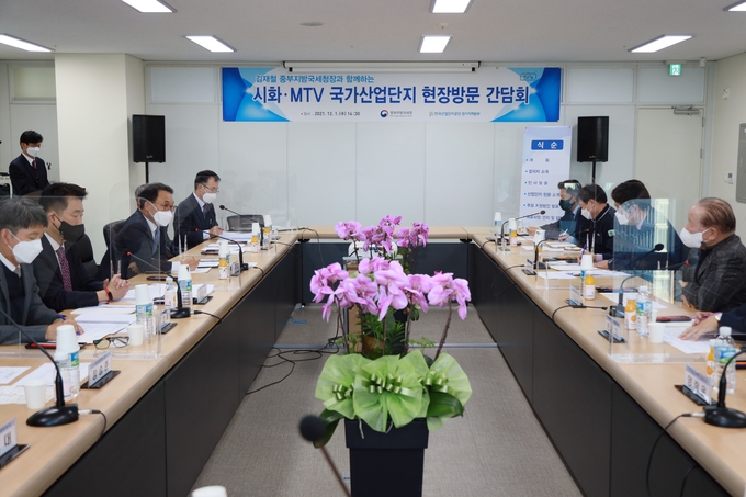 김재철 청장은 간담회에서 "국민경제에 활력을 불어 넣을 수 있는 다각적인 세정지원을 위해 적극 노력하겠다"고 밝혔다.