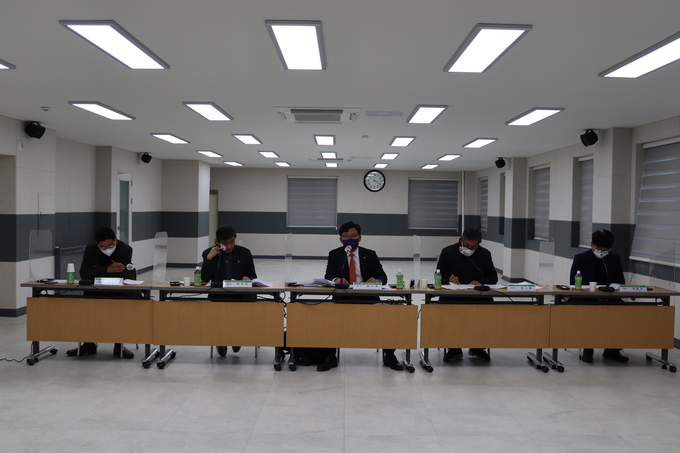부산세무사회는 일본 긴끼세리사회와 18일 온라인 간담회를 개최했다.