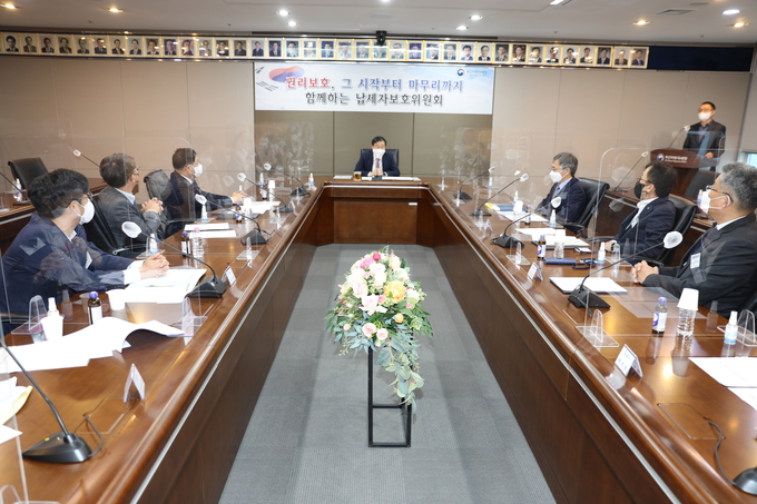 노정석 부산청장은 14일 납세자보호위원회 민간위원과의 간담회에서 "납세자의 권익이 부당하게 침해되지 않도록 견제와 통제기능을 철저히 이행해 달라”고 당부했다.