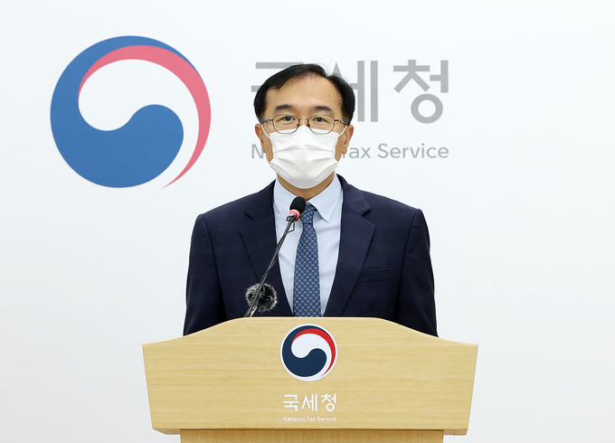 최재봉 국세청 개인납세국장이 7일 기자실에서 7월 부가가치세 신고 관련 브리핑을 하고 있다.(사진=국세청) 
