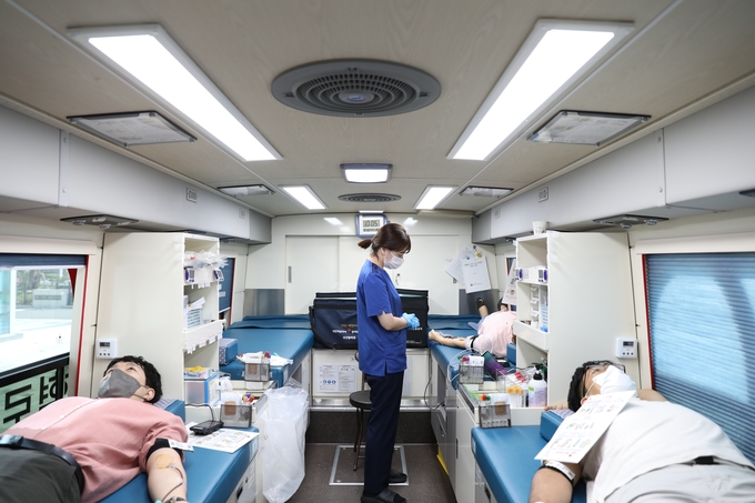 대전국세청은 16일 혈액 수급 개선을 위해 ‘사랑나눔 헌혈’에 동참했다. 