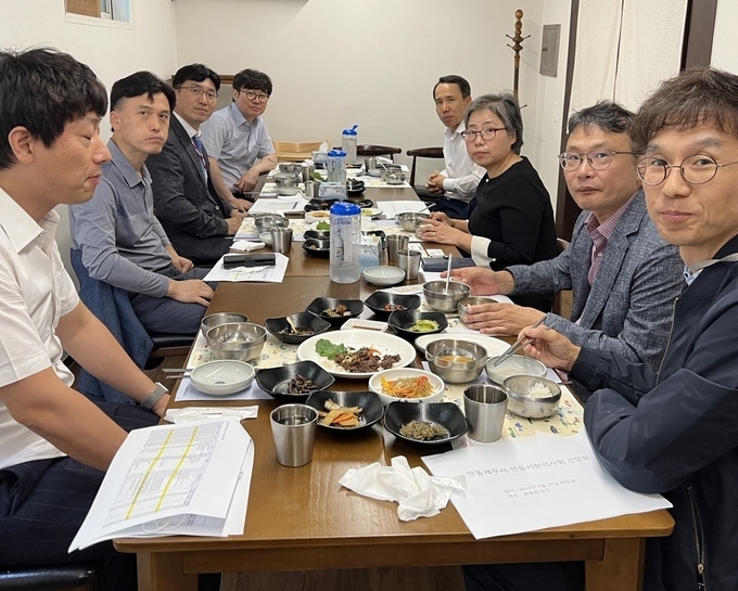 경북 안동시한의사회와 안동세무서는 지난 27일 간담회를 갖고 세정현안 등에 대해 논의했다.<사진=경북한의사회>