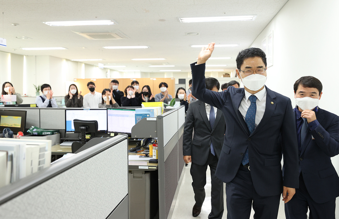 인천청 직원들은 김창기 국세청장의 소통·공감능력이 매우 인상적이었다는 반응이다.