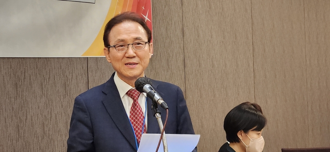 김종숙 한일세무사친선협회장이 인사말을 하고 있다. 