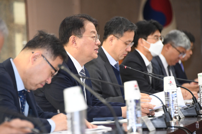 방기선 기획재정부 차관이 정부서울청사에서 '제1차 민관합동 ESG 정책 협의회'를 주재하고 있다<사진=기재부>.