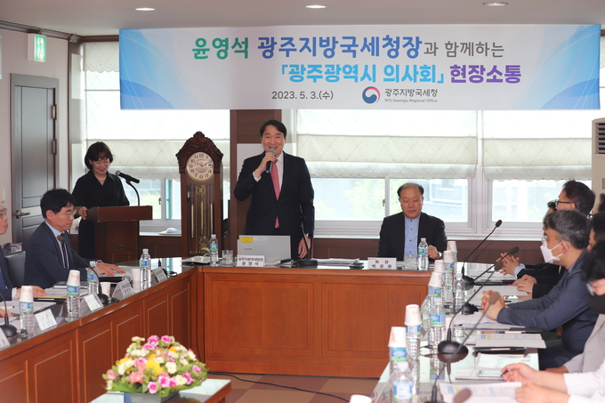윤영석 청장은 간담회에서 국세청의 역할과 사업자들에게 도움이 되는 국세행정을 소개해 참석자들의 큰 호응을 얻었다.