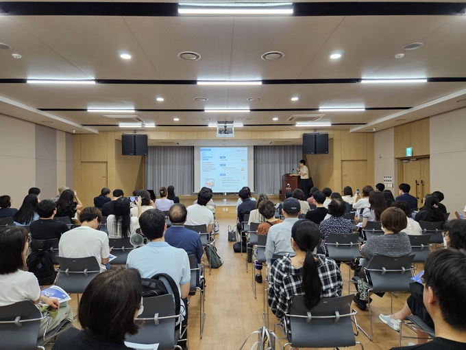 소상공인시장진흥공단이 소상공인 지원제도를 안내하고 있다.
