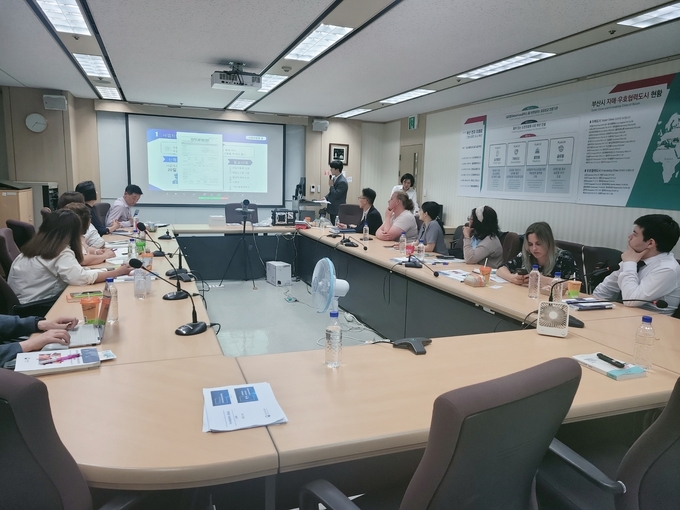 부산청은 26일 부산국제교류재단 회의실에서 외국인 세금안심교실을 개최했다. 