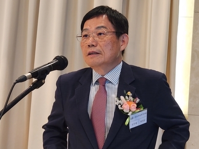 신기탁 서초지역세무사회장이 인사말을 하고 있다.