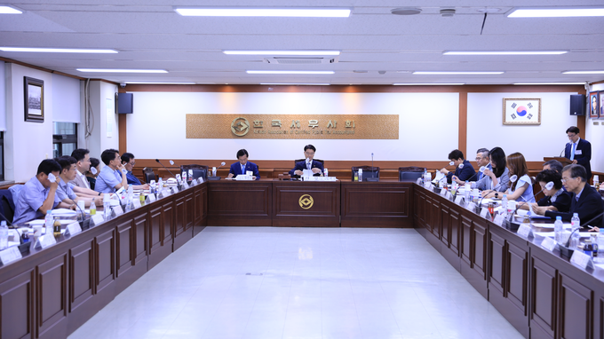 서울지방세무사회는 지난 19일 세무사회관 2층 대회의실에서 임채수 회장 첫 제2차 임원회를 개최했다.