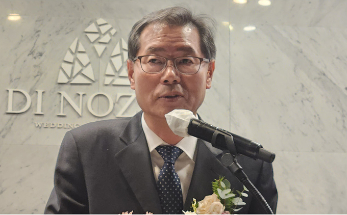 이준희 성동세무서장이 축사를 하고 있다.