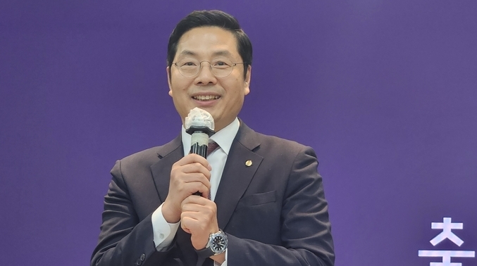 구재이 한국세무사회장이 축사를 하고 있다. 
