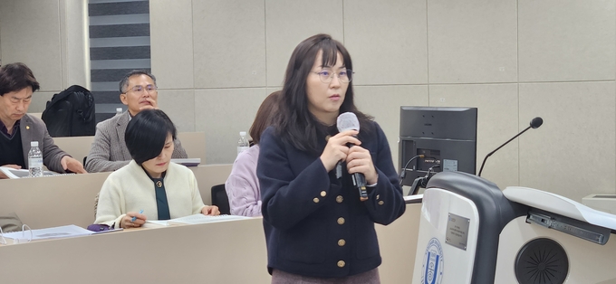 정혜성 세무사가 발표하고 있다.