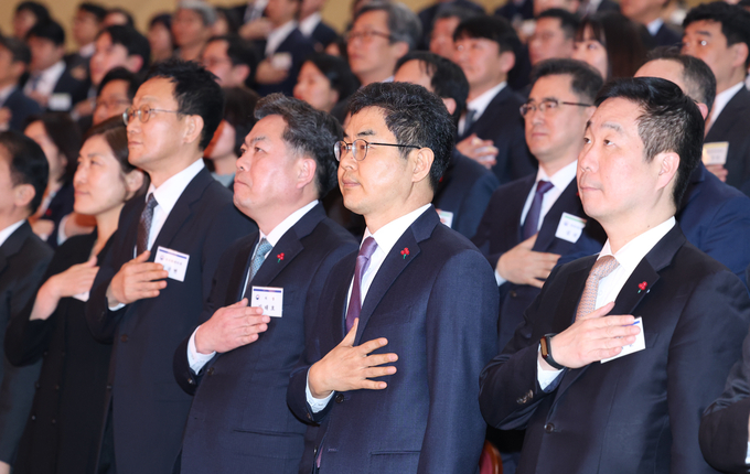 국세청은 2일 3층 대강당에서 2024년 시무식을 가졌다. 