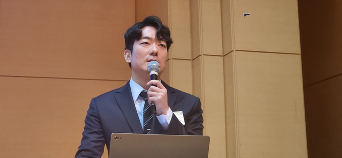 문상익 세무사가 정책자금 활용 및 신용평가 대비를 위한 결산시 체크사항을 강의하고 있다. 