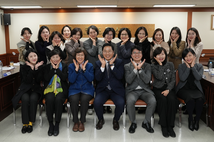 한국세무사회와 한국여성세무사회는 지난 7일 2층 대회의실에서 ‘회원단체 정례협의회’를 개최했다. 