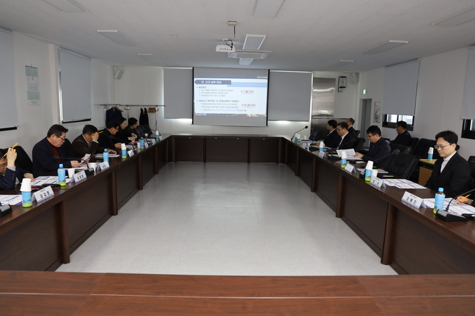 인천지방세무사회는 지난 8일 회관 회의실에서 인천지방국세청과 2023년 12월말 결산법인에 대한 법인세 신고 간담회를 가졌다.
