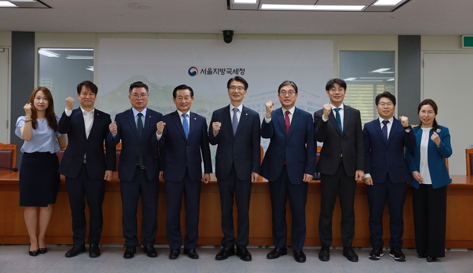 서울지방세무사회는 지난 3일 서울지방국세청 7층 회의실에서 서울청과 2023년 귀속 종합소득세 확정신고 관련 간담회를 가졌다.
