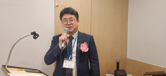 권락현 서초지역세무사회장이 인사말을 하고 있다.