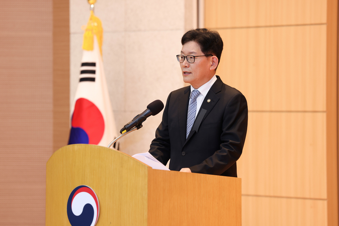 고광효 관세청장이 2일 시무식에서 신년사를 하고 있다. 