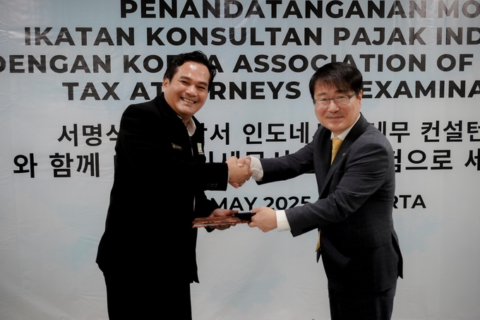 한국세무사고시회는 인도네시아 세무컨설팅협회(ITCA)와 지난 9일 자카르타 ITCA협회 본점에서 학술 및 실무 교류 강화를 위한 양해각서를 체결했다.