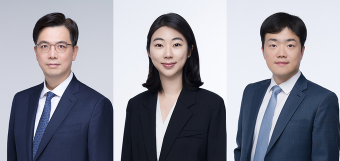 왼쪽부터 백제흠 대표변호사, 백혜영·이정렬 변호사<사진=세종>.