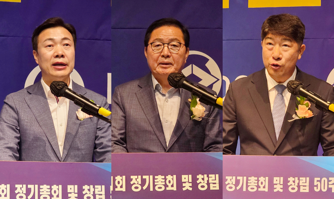 왼쪽부터 이택구 정무경제과학부시장, 장종태 더불어민주당 의원, 김학선 대전청 조사1국장이 축사를 하고 있다. 
