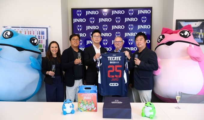 하이트진로는 지난 1일 멕시코 축구 명문 구단 CF 몬테레이와 공식 스폰서십을 체결했다. 