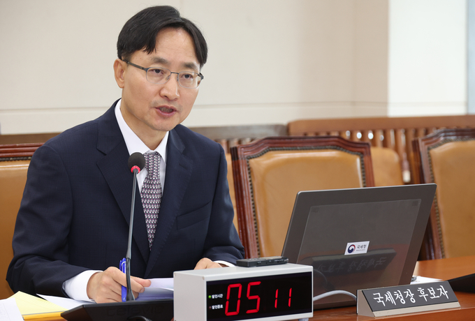 임광현 국세청장 후보자가 인사청문회에서 의원 질의에 답변하고 있다<사진=뉴시스>.