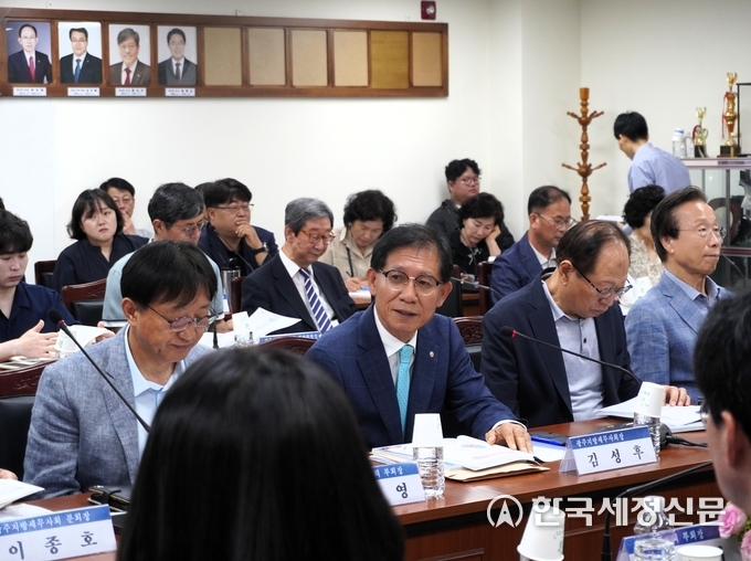 김성후 광주지방세무사회장이 인사말을 하고 있다.