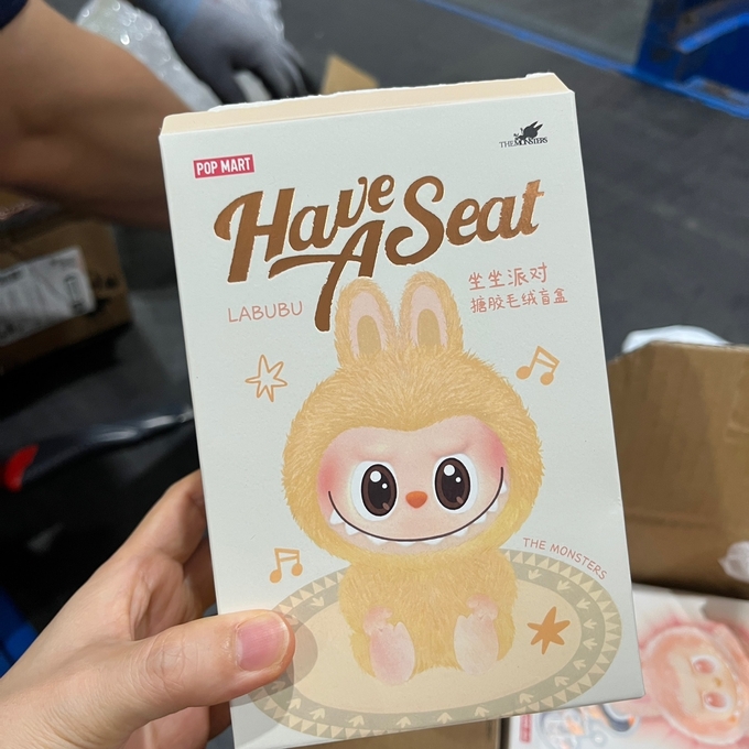 통관과정에서 세관에 적발된 라부부 위조제품.<자료-관세청>