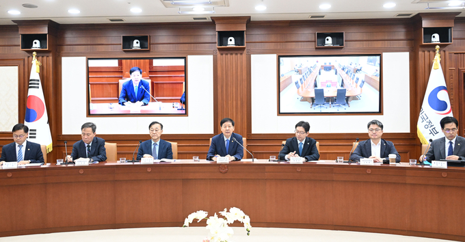 구윤철 부총리 겸 기획재정부 장관이 14일 서울 종로구 정부서울청사에서 열린 경제관계장관회의를 주재, 모두발언을 하고 있다.(사진=기재부)