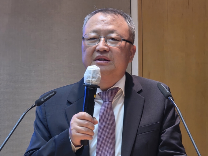 한승희 회장이 인사말을 하고 있다. 