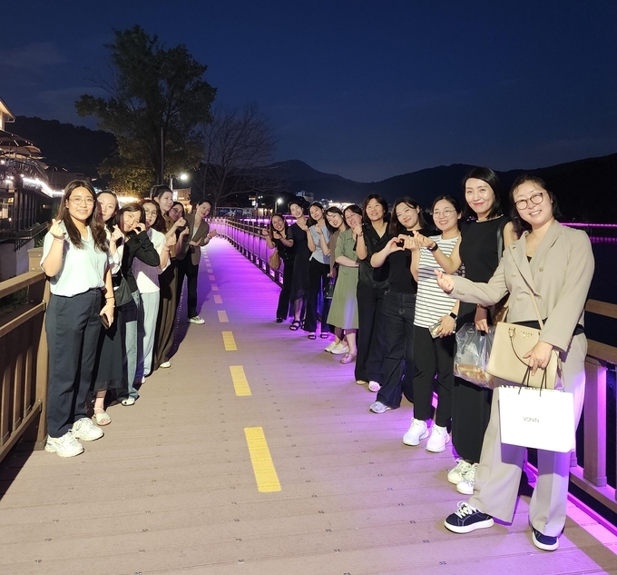 여성세무사회는 워크숍에서 임원 간의 단합과 소통의 시간을 가졌다.